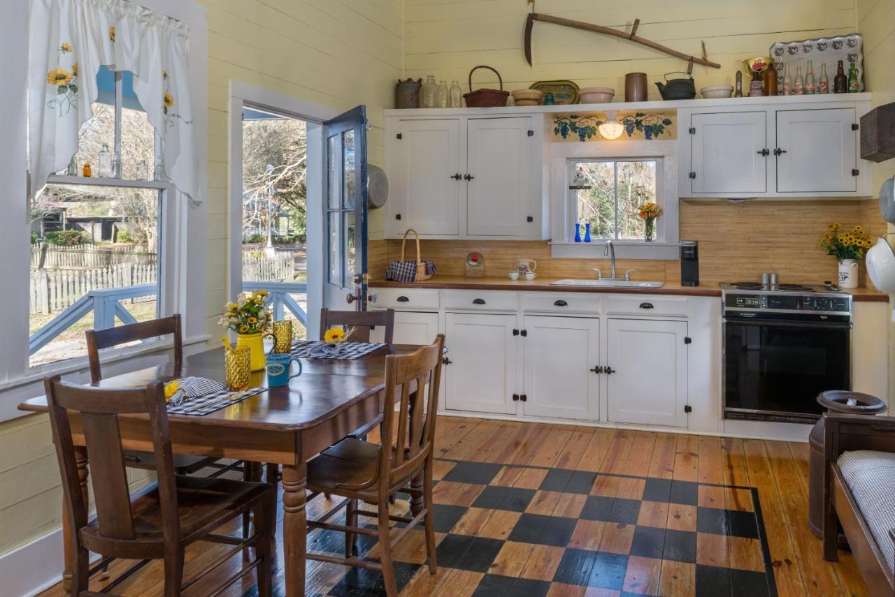 Maison D'Memoire Bed & Breakfast Cottages Rayne Exterior foto